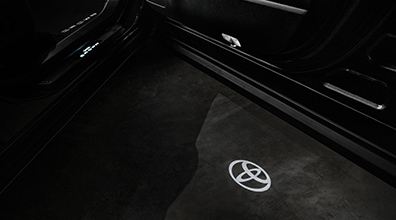 Logo Side Puddle Lamp (Crown)