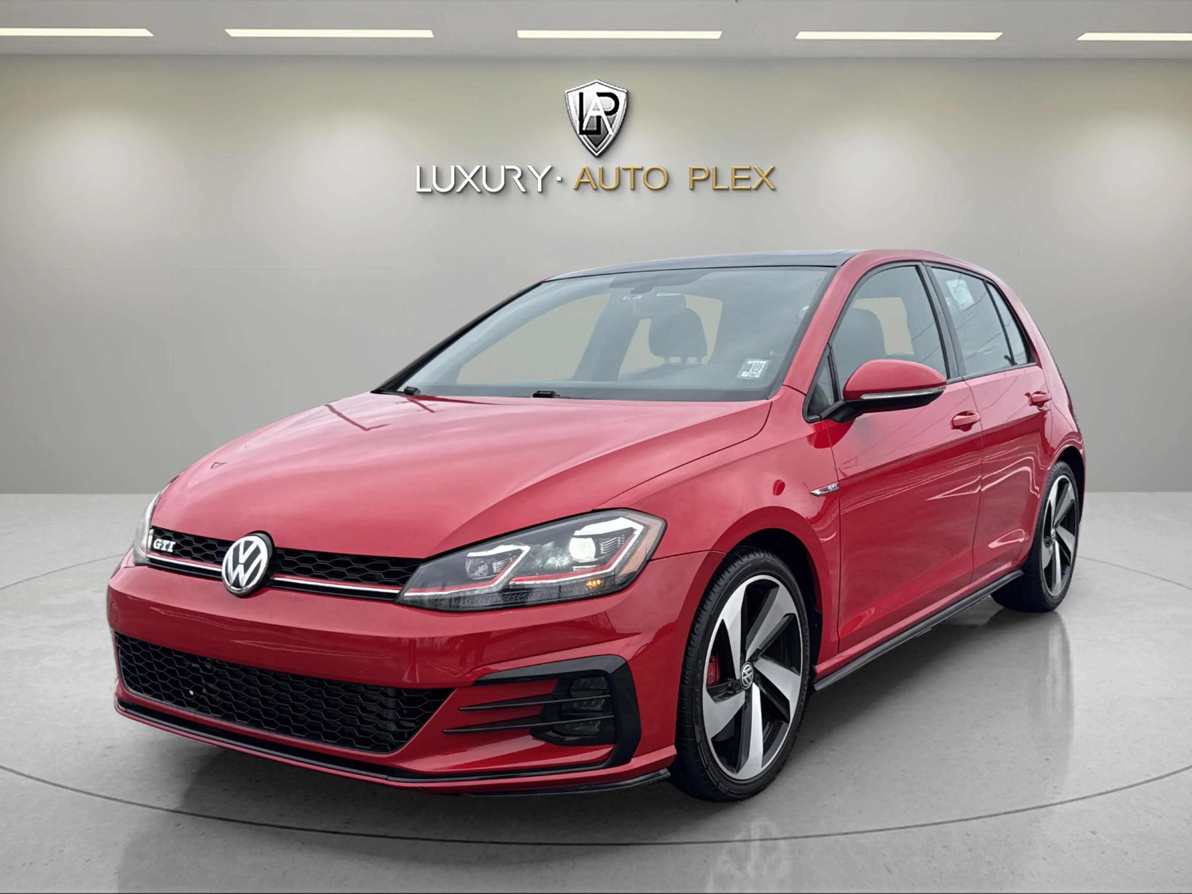 2018 Volkswagen Golf GTI 2.0T S 4-door's photo