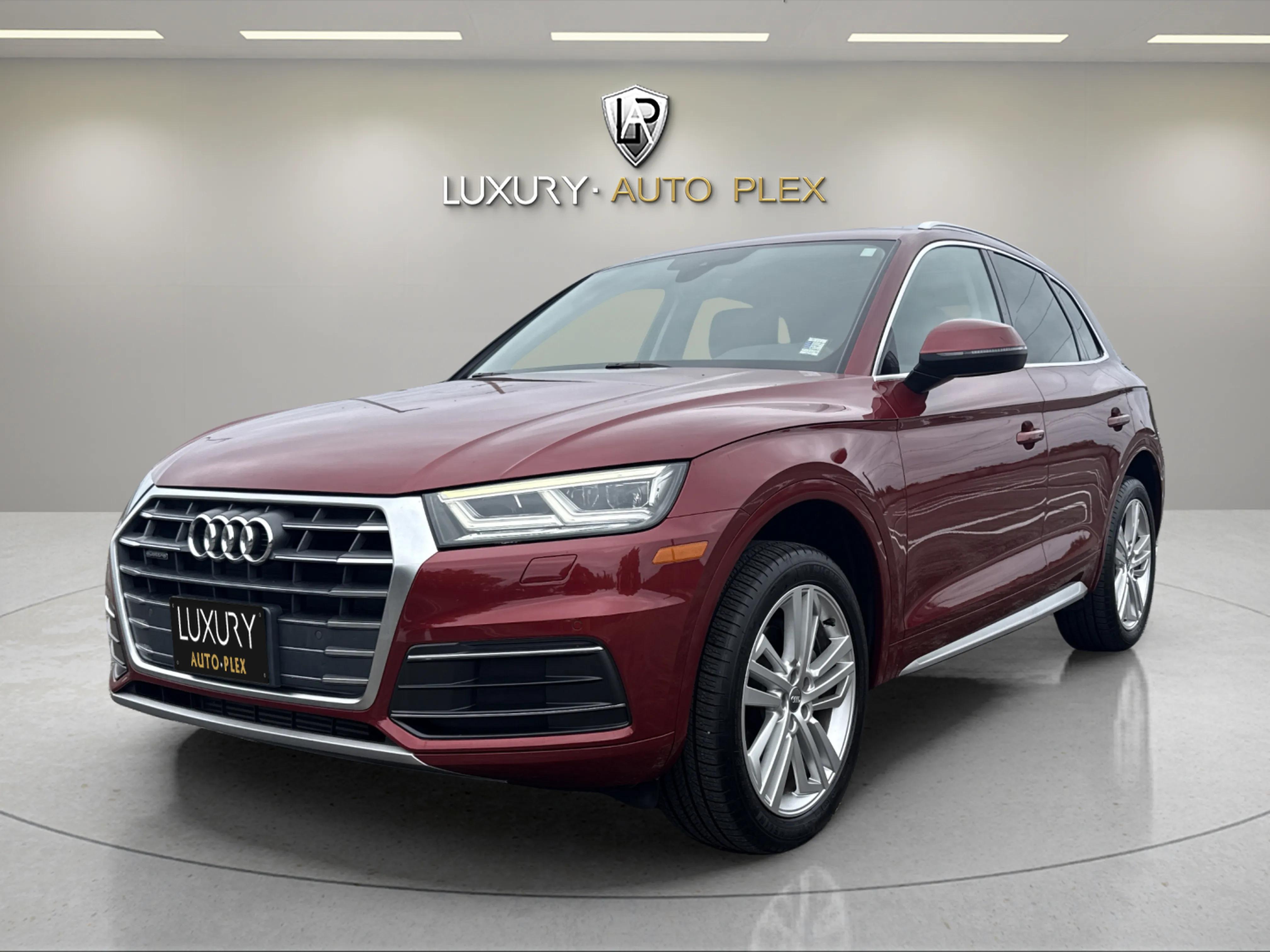 2018 Audi Q5 2.0T quattro S tronic Premium Plus's photo