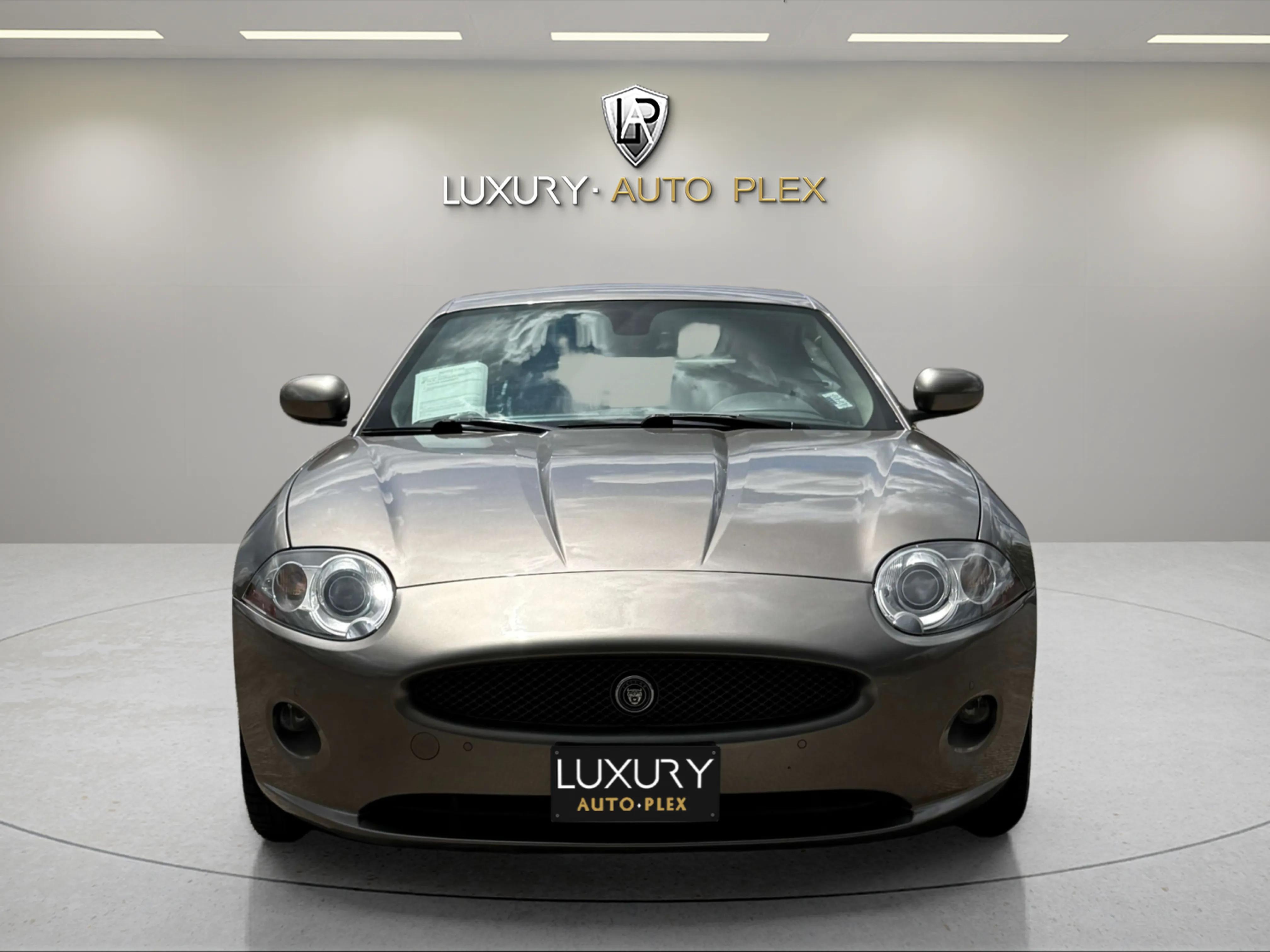 2009 Jaguar XK Series - Photo 8