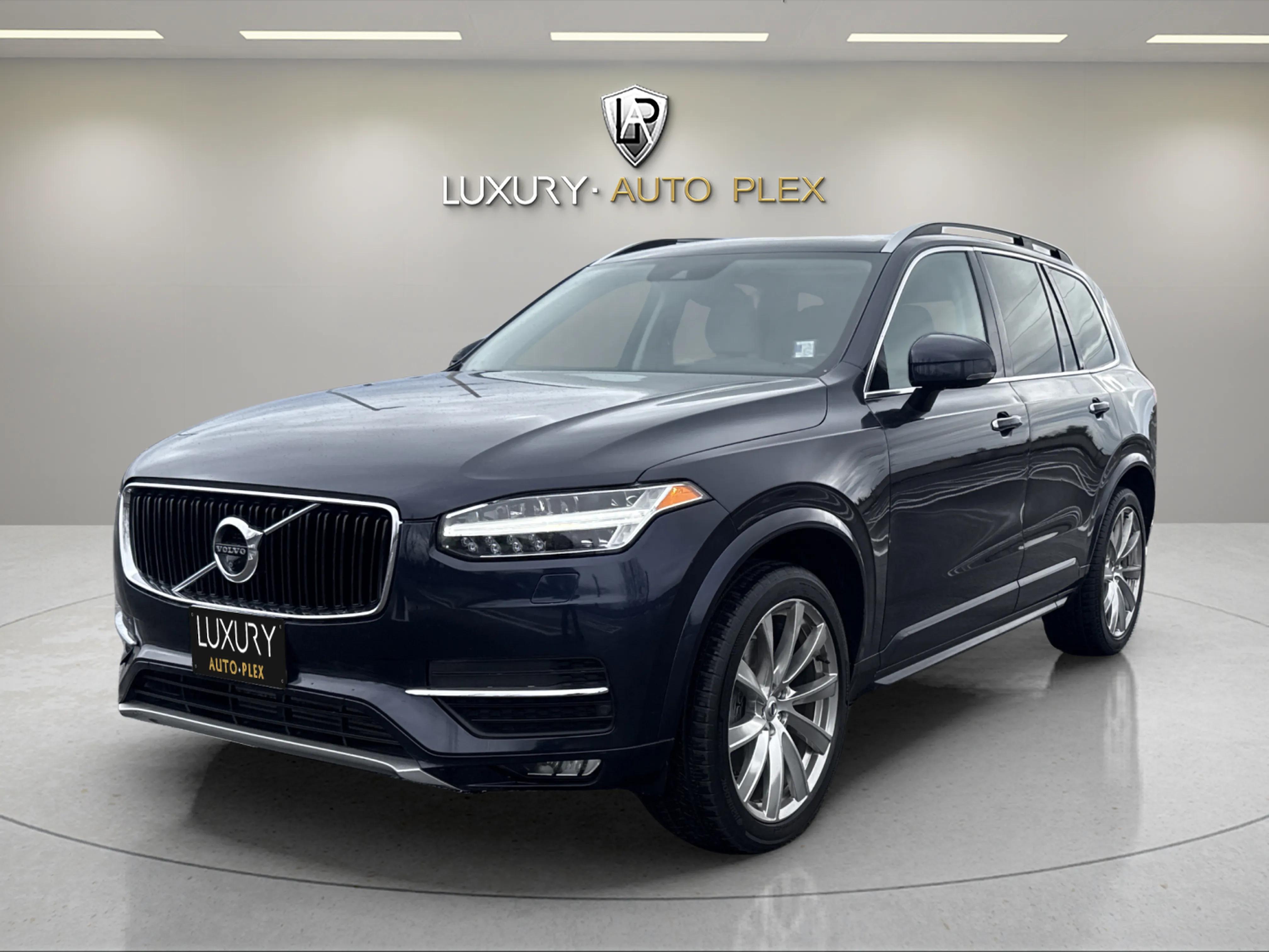 2016 Volvo XC90 Momentum